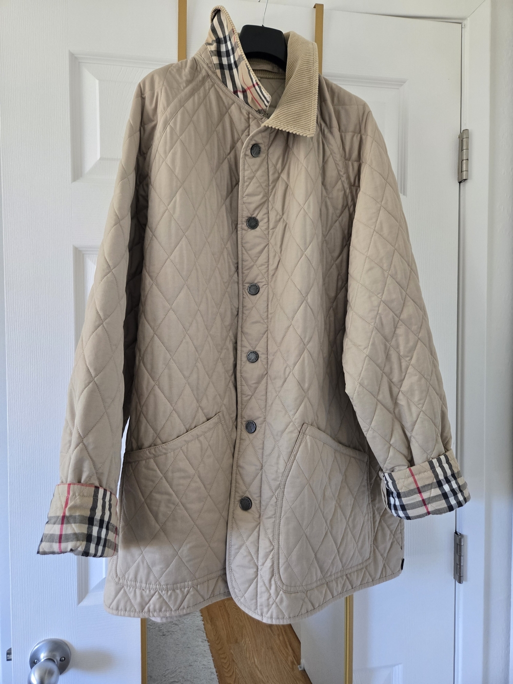 Classic Quilted Beige Men's Jacket with Check Lining